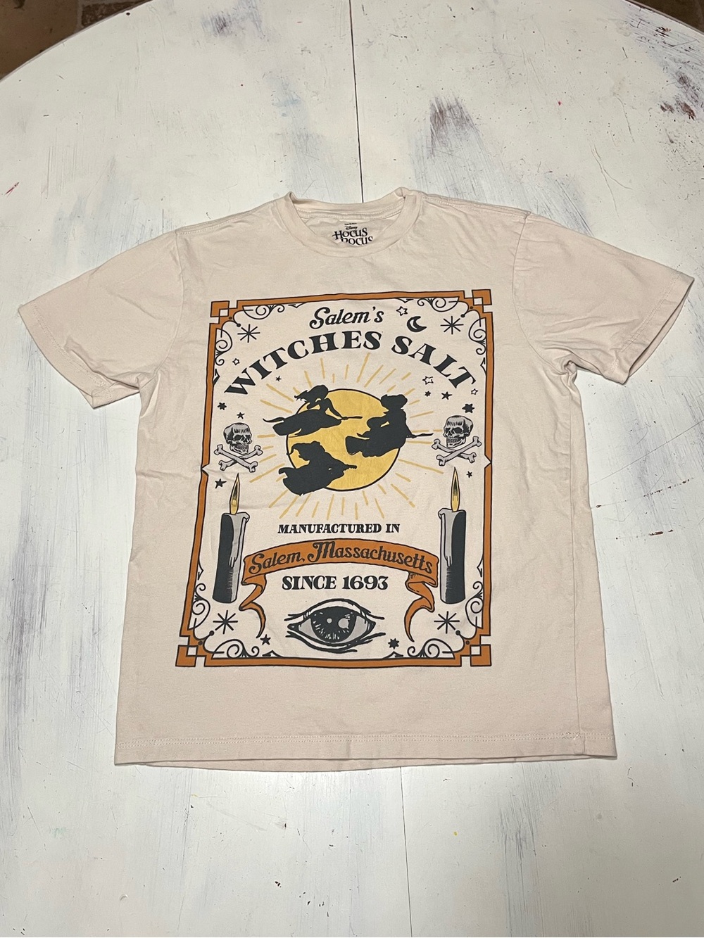 Disney Hocus Pocus Salem’s Witches Salt Beige Graphic T-Shirt Sz XS Cotton